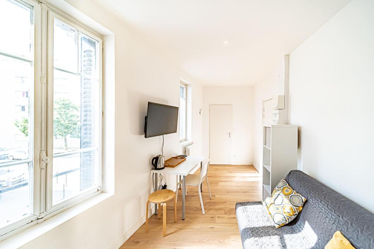Le Debourg - Studio Tout Proche Metro B Lyon Exteriör bild